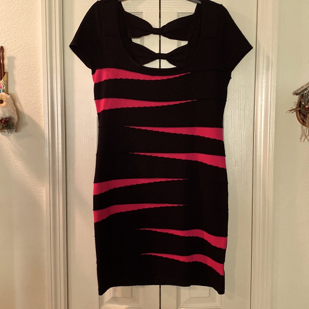 PINK-ROSE beautiful stretchy dress Size 10